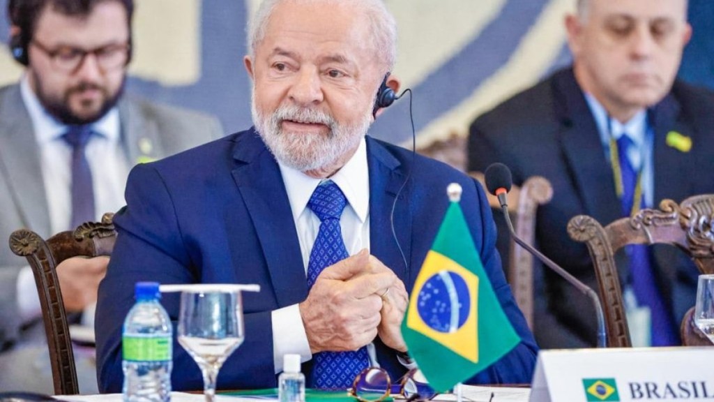 Lula defende moeda comum em reunião com líderes sul-americanos