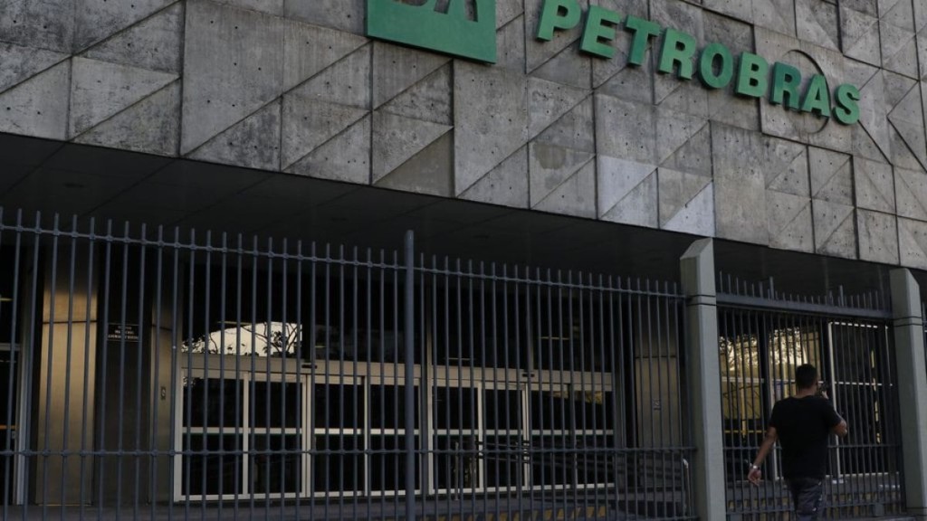 Petrobras abre em junho programa de estágio com salário de R$ 1.825