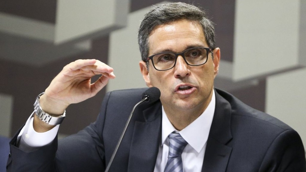 Campos Neto diz que inflação 'vai engrenar uma melhora'