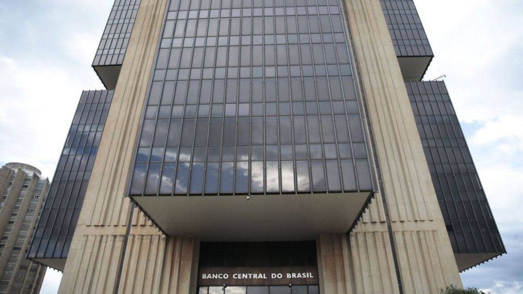 Copom deve manter Selic em 13,75% ao ano nesta quarta; veja análise