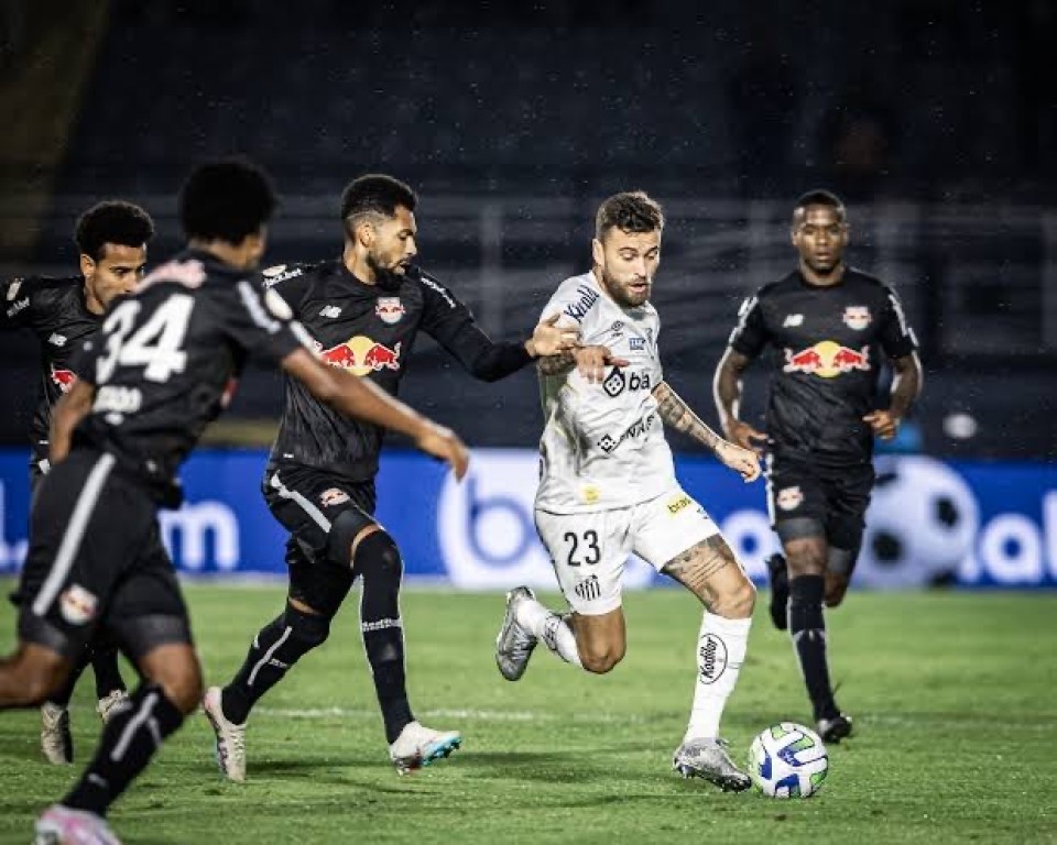 Red Bull Bragantino vence o Santos pela oitava rodada do Brasileirão