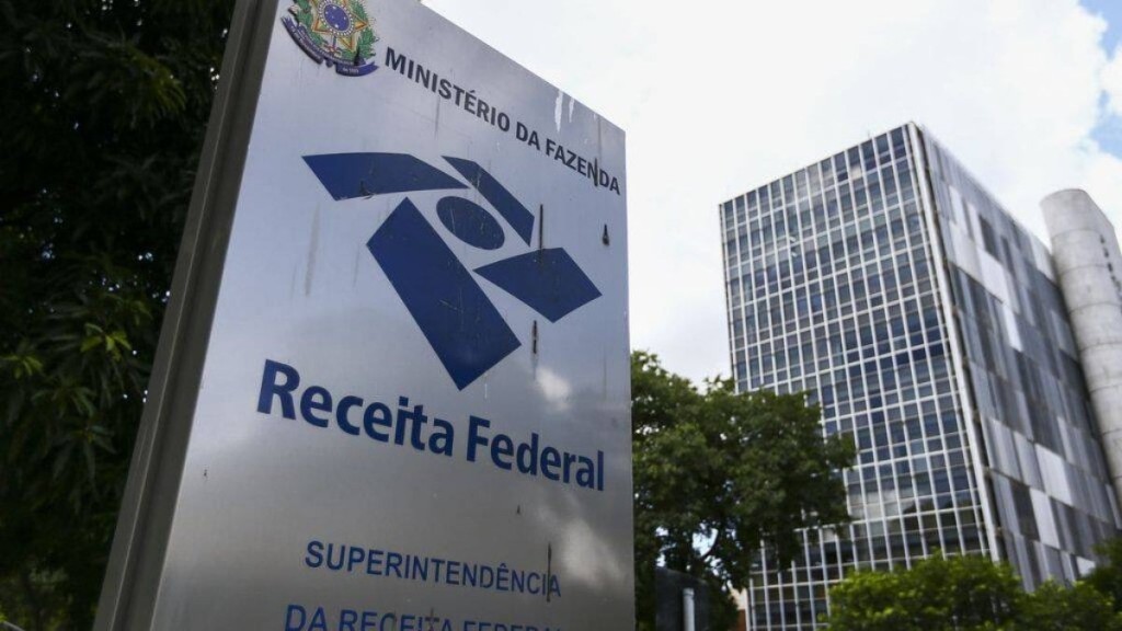 Golpe: Receita Federal alerta para 'e-mail falso' do Imposto de Renda