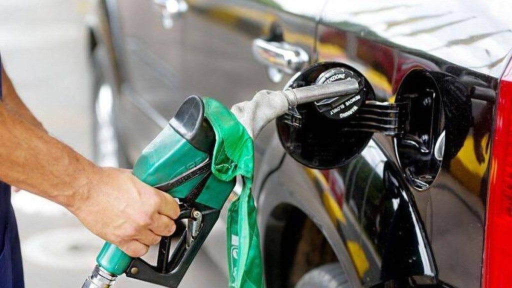 Gasolina sobe em junho, mas diesel e etanol caem, diz ValeCard