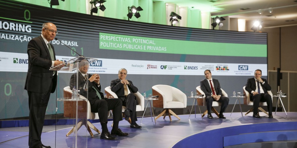 Brasil é a "grande alternativa" do novo mercado, avalia Alckmin