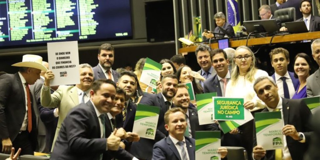 Rezende lembrou ainda que a FPA tem se dedicado a defender a integridade do processo legislativo, afirmando: “A atuação incansável da Frente Parlamentar da Agropecuária na defesa do Marco Temporal e na busca por equilíbrio entre os interesses envolvidos merece destaque. A recente ação da deputada Célia Xakriabá e do deputado Chico Alencar, juntamente com a resposta firme da deputada Silvia Waiãpi na Comissão de Povos Indígenas, evidencia a importância de garantir que as decisões sejam tomadas de