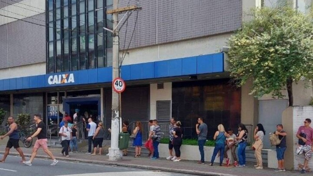 Desenrola: agências da Caixa abrem uma hora mais cedo nesta sexta