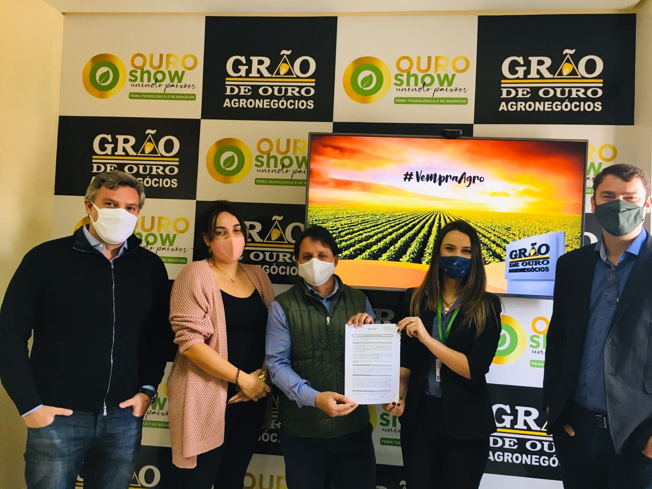 Sicredi UniEstados firma convênios com Grupo Grão de Ouro e Terra de Cultivo