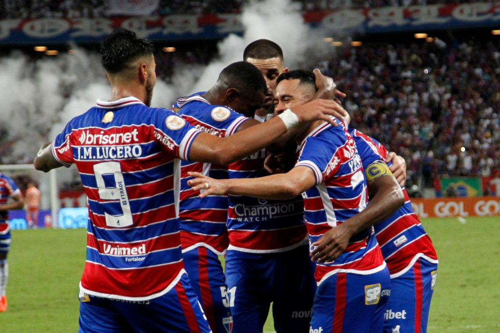 Fortaleza vence Atlético no Castelão por 2 a 1 e dorme no G6 da Série A