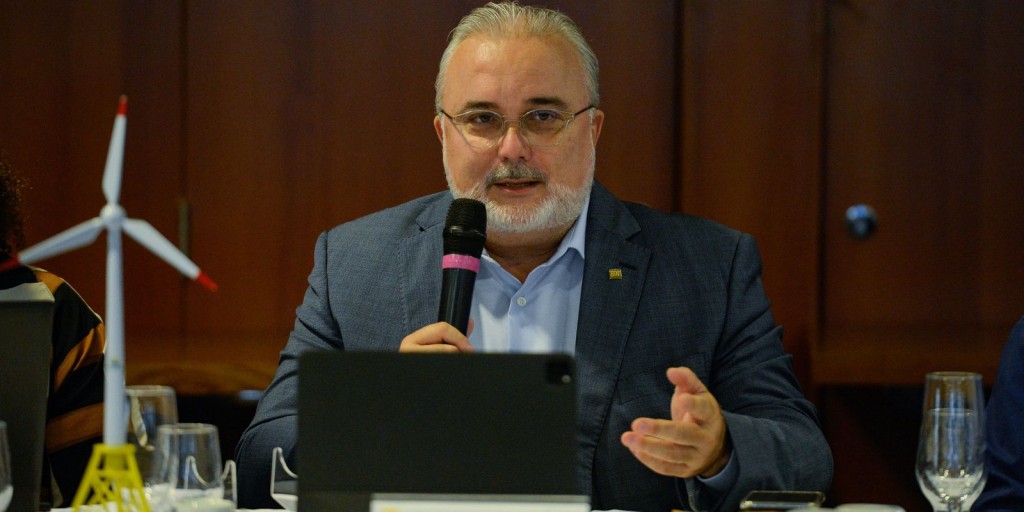 Política de preços da Petrobras é boa para o país, diz Prates