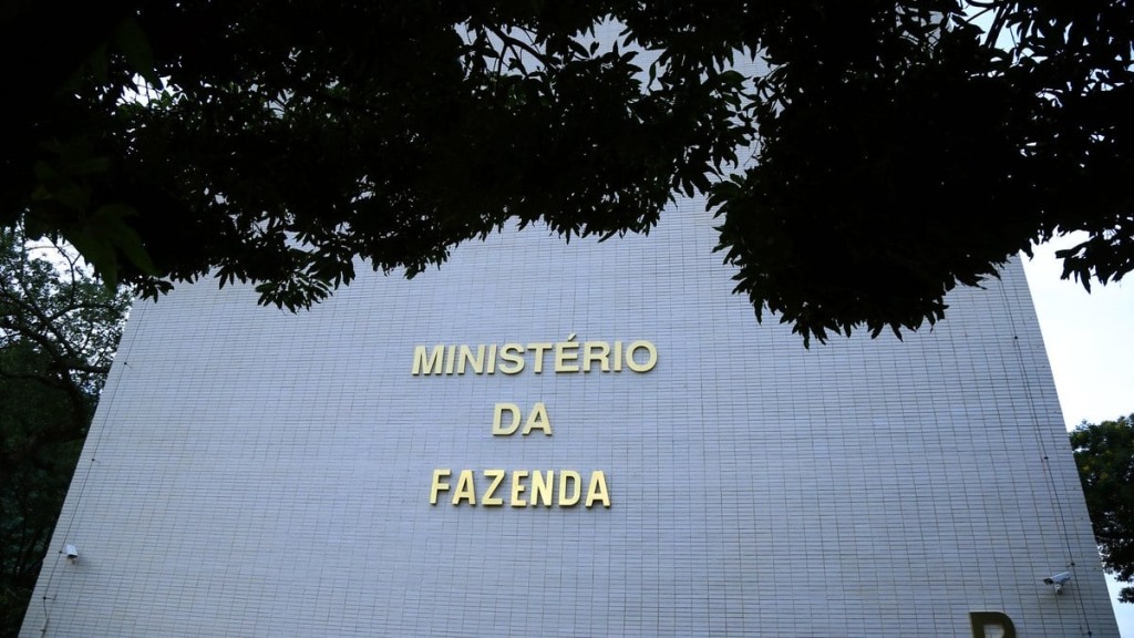 Fazenda seleciona 17 propostas para reforma financeira
