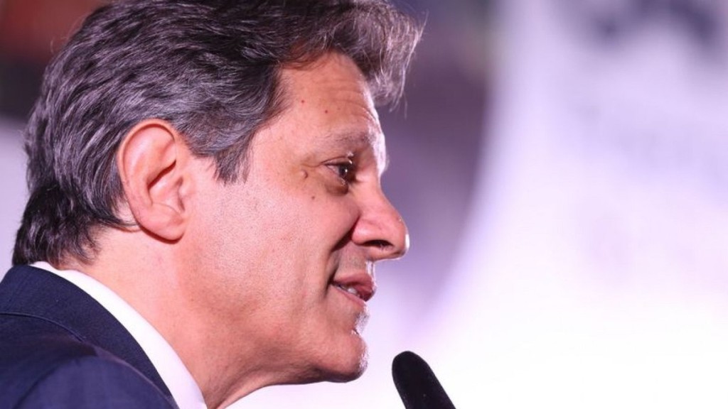 Haddad cobra queda na Selic: 'Estamos pagando 10% de juros reais'