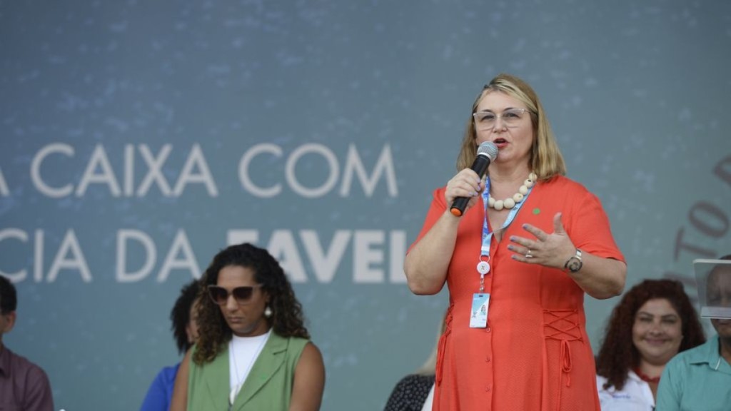 Uso eleitoral da Caixa descapitalizou o banco, que negocia com Tesouro