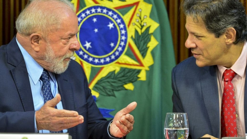 S&amp;P eleva perspectiva nota de crédito do Brasil para positiva
