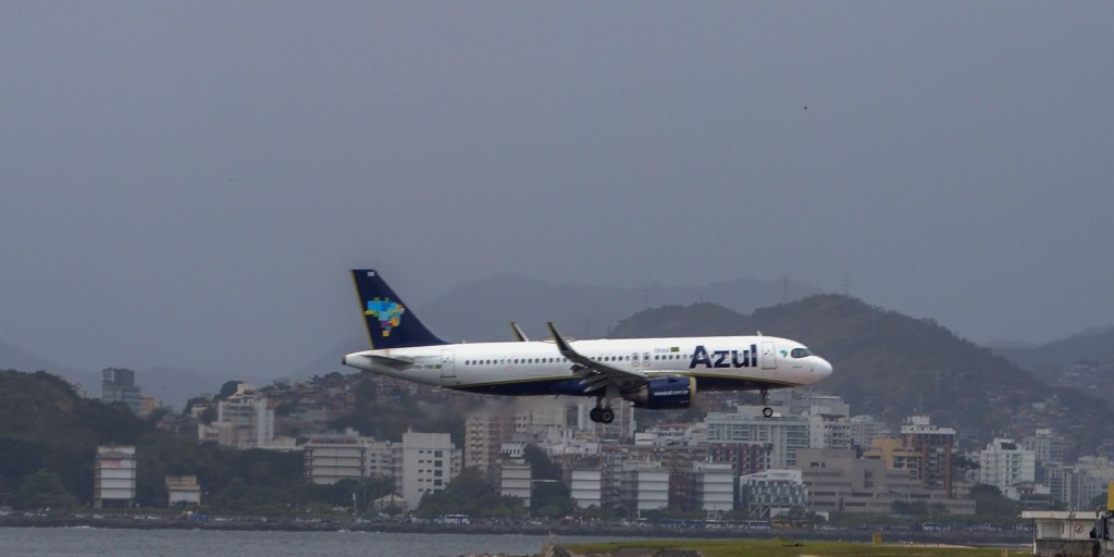 Petrobras reduz preços de querosene de aviação 