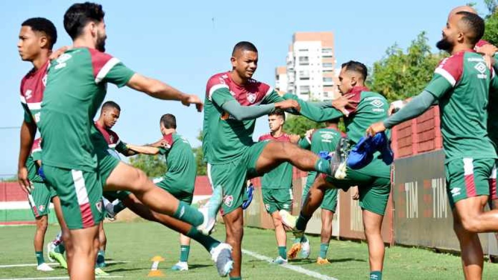 Fluminense terá novidade entre os relacionados para duelar com o Goiás