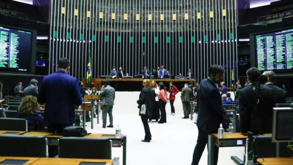 Câmara aprova MP do Minha Casa, Minha Vida sem exclusividade da Caixa