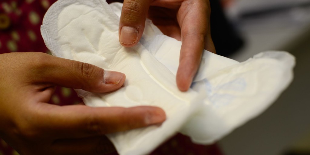 Distribuição de absorventes beneficiará 24 milhões de pessoas