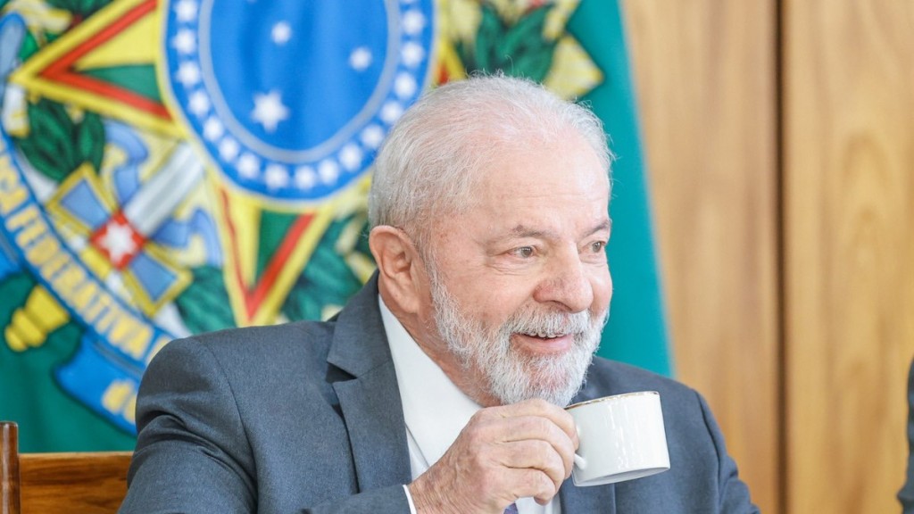 Lula comemora alta do PIB: 'Vão ficar surpresos com nossa economia'