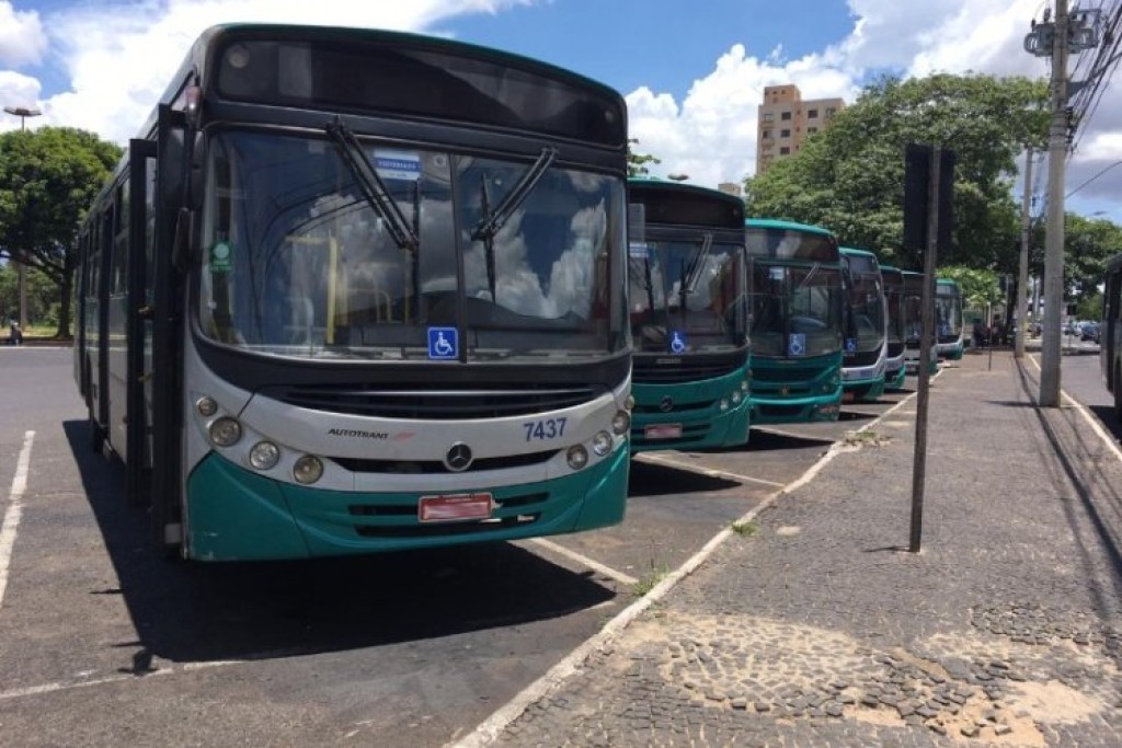 Ônibus do transporte público autuados em Uberlândia