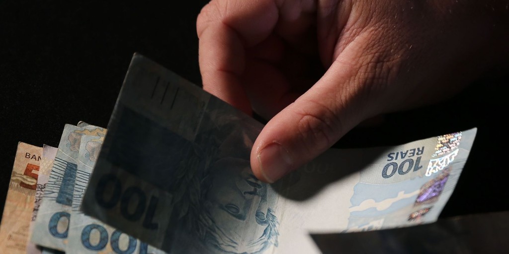 Crédito bancário aumenta 14% em 2022, puxado por pessoas físicas