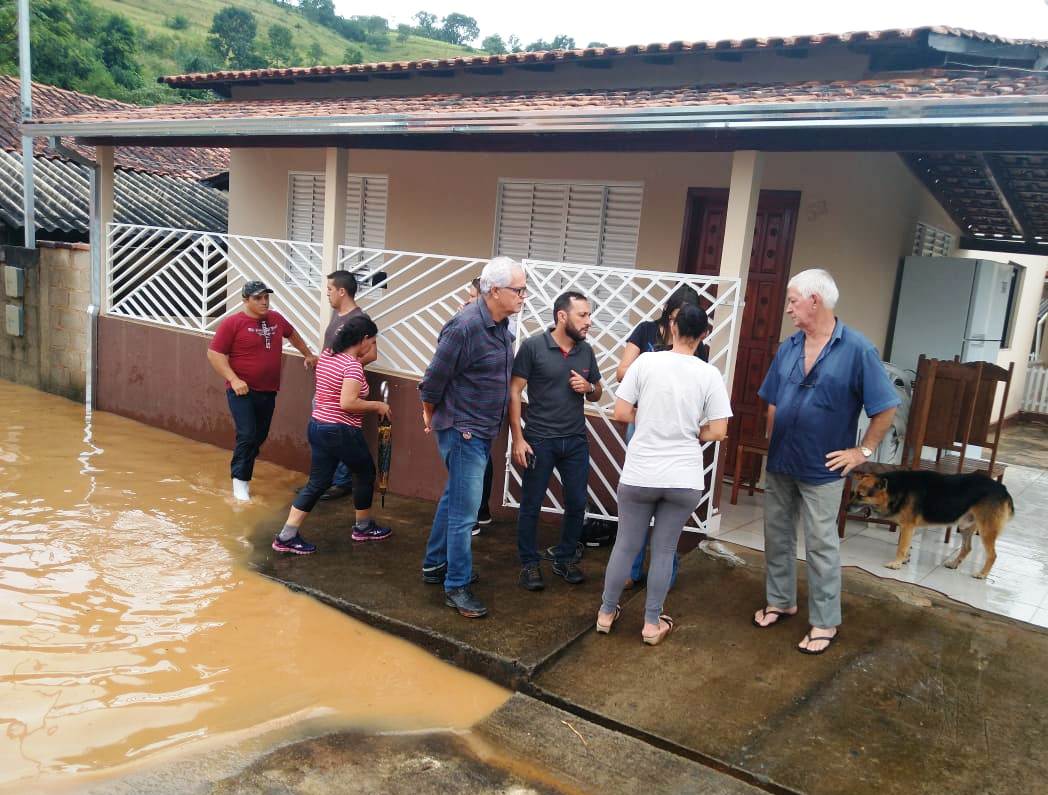 PREFEITO DE POÇO FUNDO CONTABILIZA PREJUÍZOS