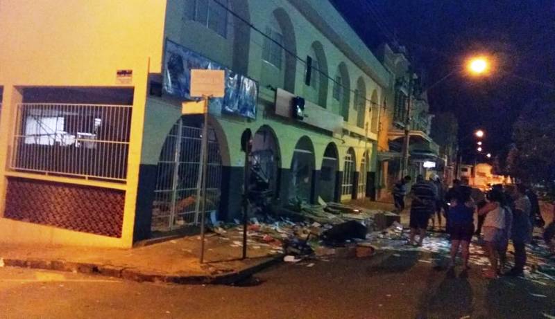 BANDIDOS EXPLODEM 03 BANCOS EM PARAGUAÇU