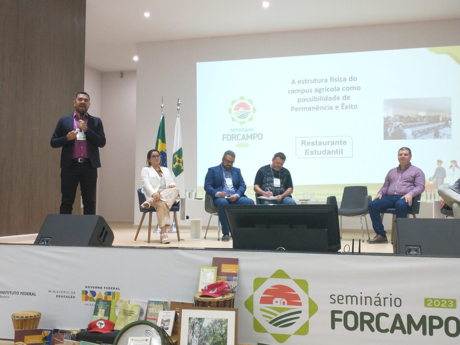Professor machadense participa de Fórum de Educação, em Planaltina (DF)