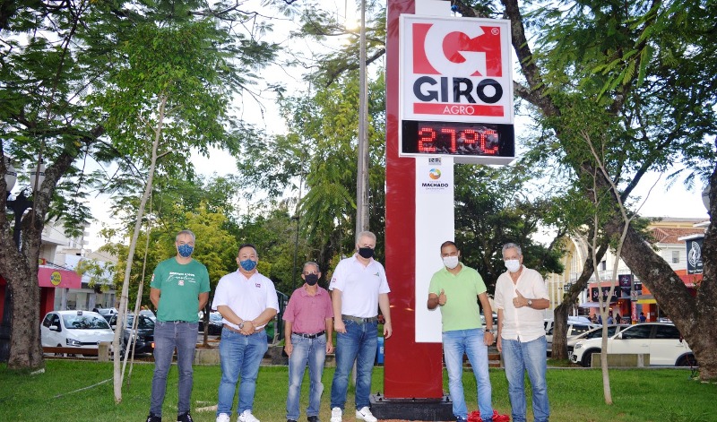 Inauguração de relógio digital marca início das comemorações dos 20 anos de fundação da GIROAgro