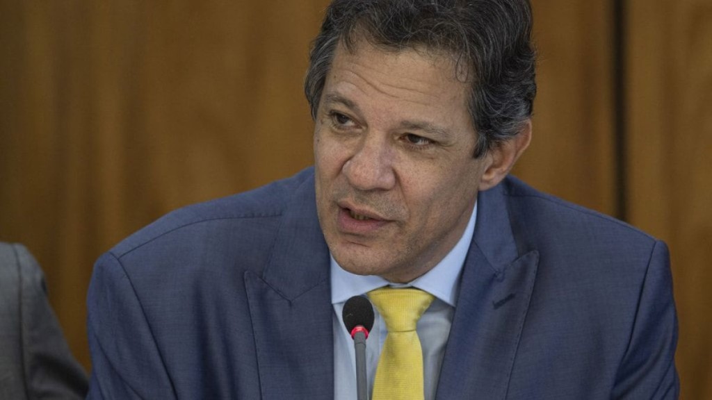 Governo estuda prorrogar descontos em carros para empresas, diz Haddad