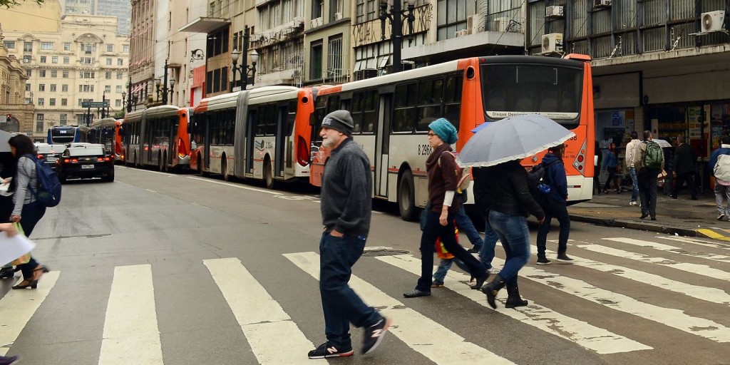 Dez anos após protestos, prefeitura de SP estuda adoção de passe livre