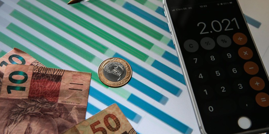 Mercado reduz projeção de inflação e prevê crescimento da economia