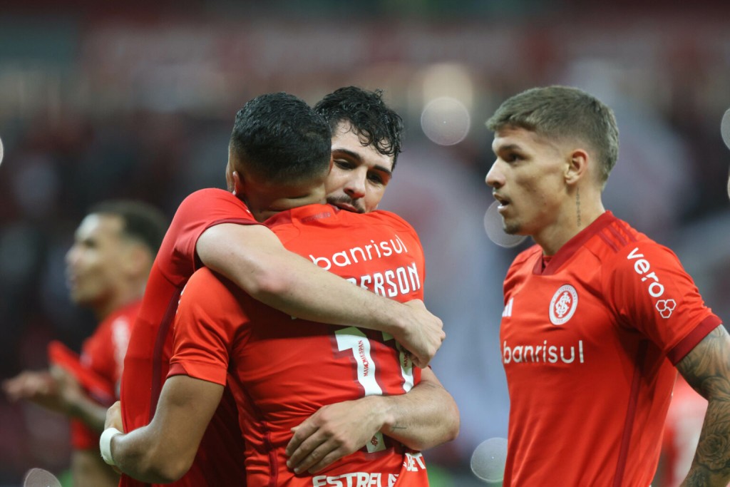 Internacional vence o Bahia pela oitava rodada do Brasileirão