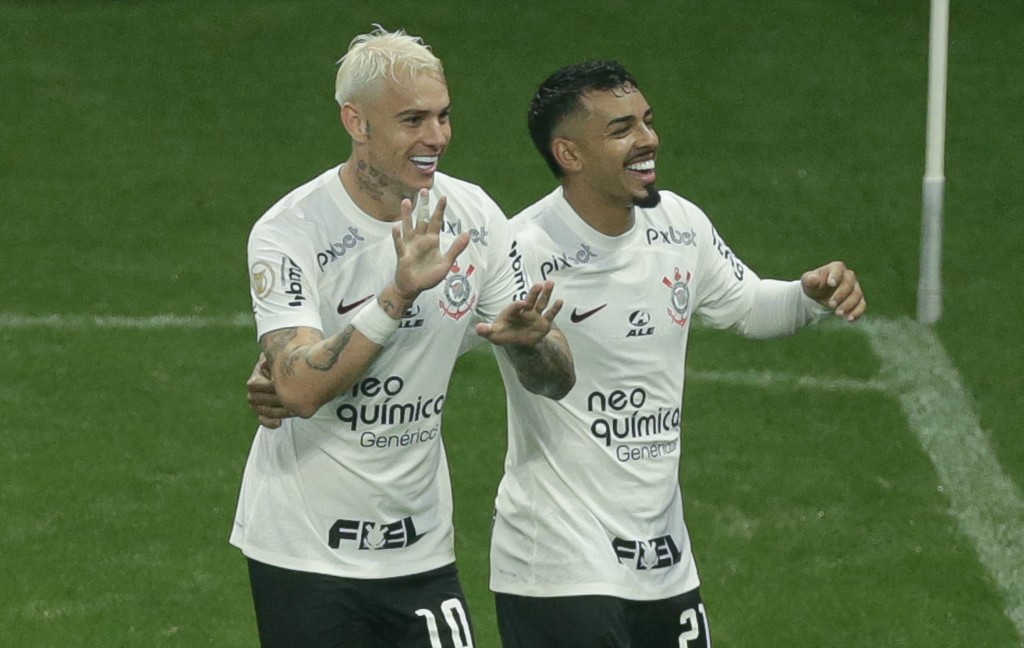 Corinthians vence o Fluminense por 2 a 0 no Brasileirão