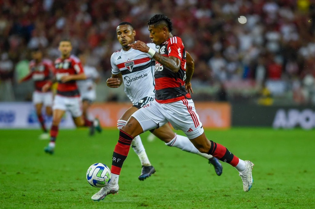 Flamengo e São Paulo empatam no Maracanã pela 19ª rodada do Brasileirão