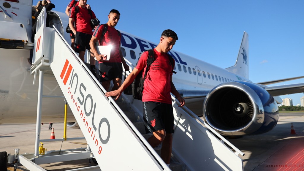 Athletico chega em Vitória para enfrentar o Flamengo pelo Brasileirão