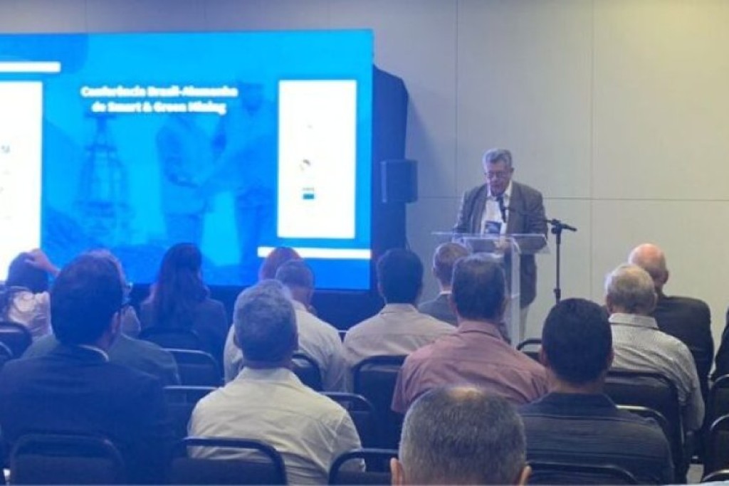 Presidente do Sindiextra participa de conferência com empresários alemães