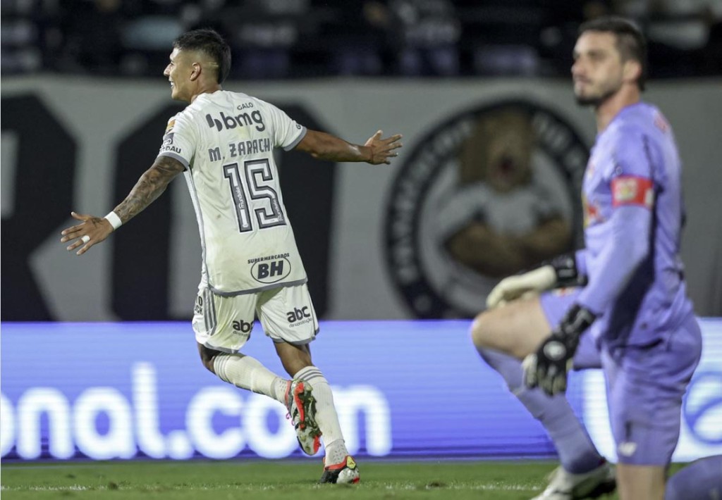 Virada heroica coloca Atlético Mineiro na parte de cima da tabela