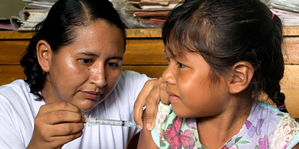Países usam mais de 13 bilhões de vacinas para combater covid-19
