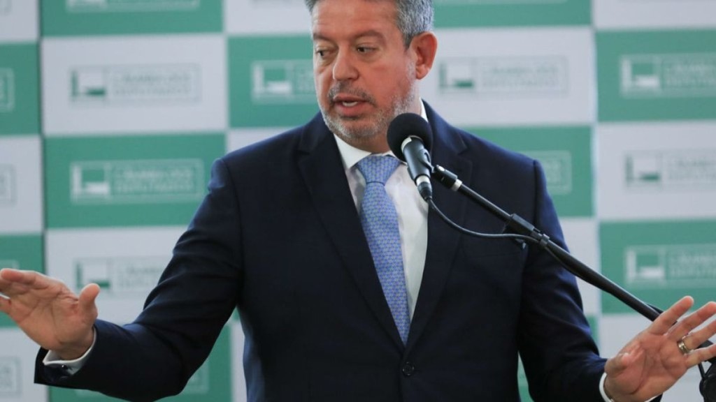 Lira cancela CPIs e audiências por foco total em pautas econômicas