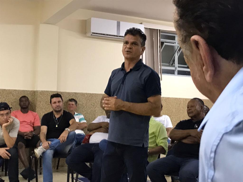 Deputado estadual Luizinho realiza primeira plenária de seu mandato coletivo