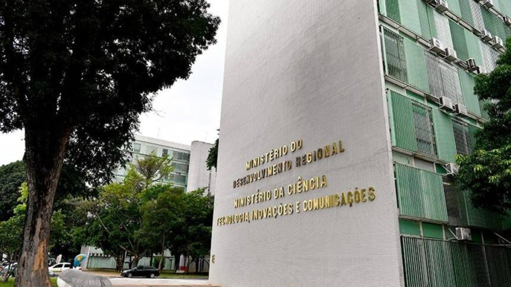 Governo amplia vagas de concurso para MCTI