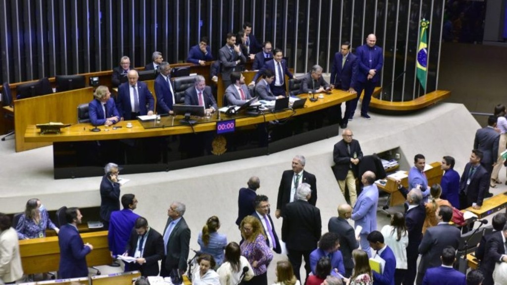 Carf: Câmara começa a analisar projeto com regra favorável ao governo