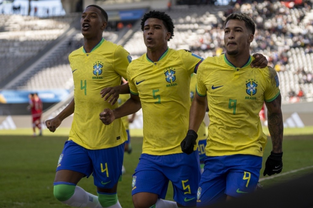Brasil goleia Tunísia e se classifica para as quartas no Mundial Sub-20