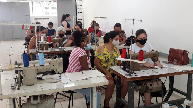 Leia na FOLHA: curso de corte e costura irá atender zonas rural e urbana