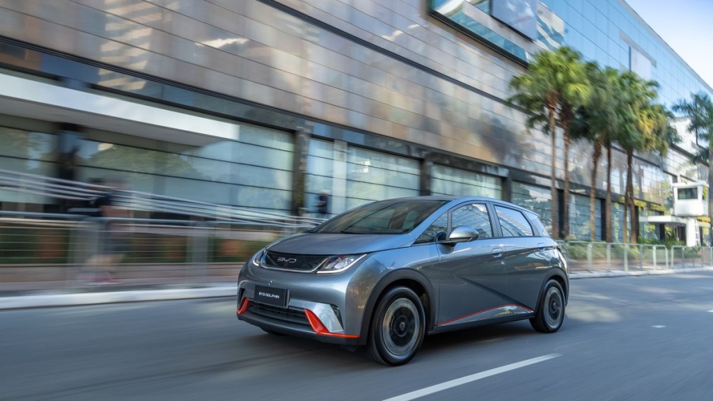BYD fecha acordo para fabricar carros no Brasil e prevê 5 mil empregos