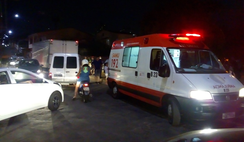 ACIDENTE ENTRE DUAS MOTOS EXPÕE TRÂNSITO 'COMPLICADO' NA CIDADE