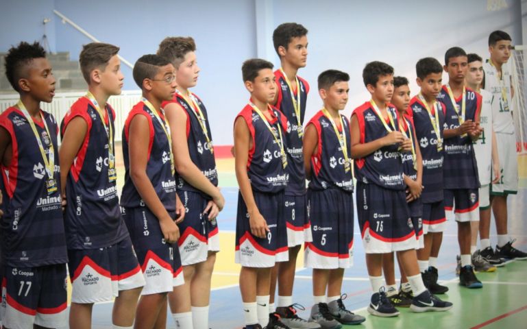 BASQUETE MACHADO VENCE CALDENSE E É TRI DA LIDARP