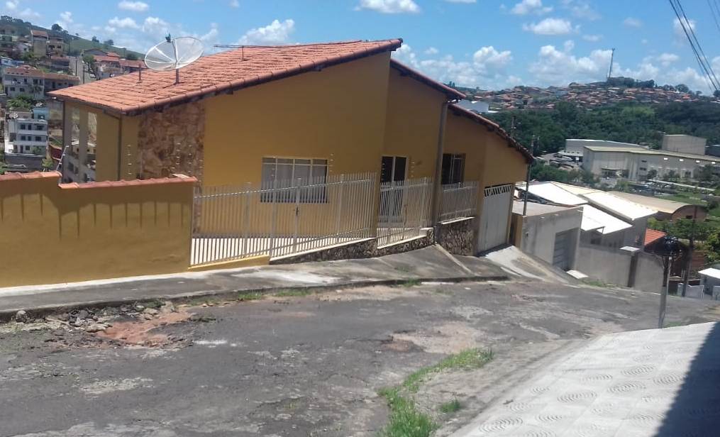 BURACOS NO JARDIM BELA VISTA INCOMODAM MORADORES