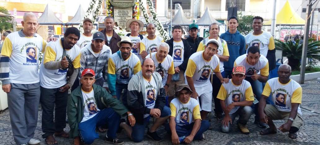 ROMEIROS DE MACHADO CAMINHAM ATÉ TRÊS PONTAS