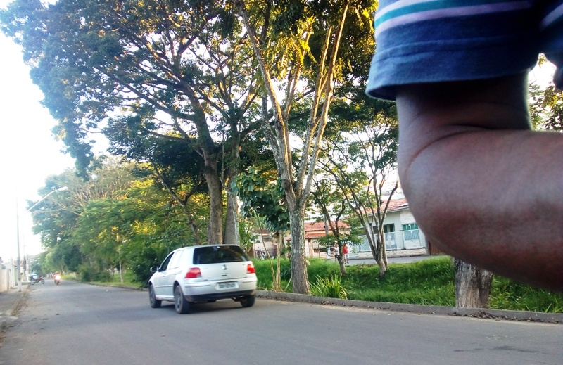 PERIGO DE ATROPELAMENTO E MORTE NA AV. GUSTAVO CARNEIRO